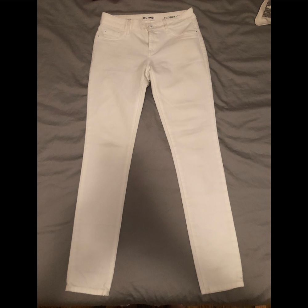 White skinny jeans